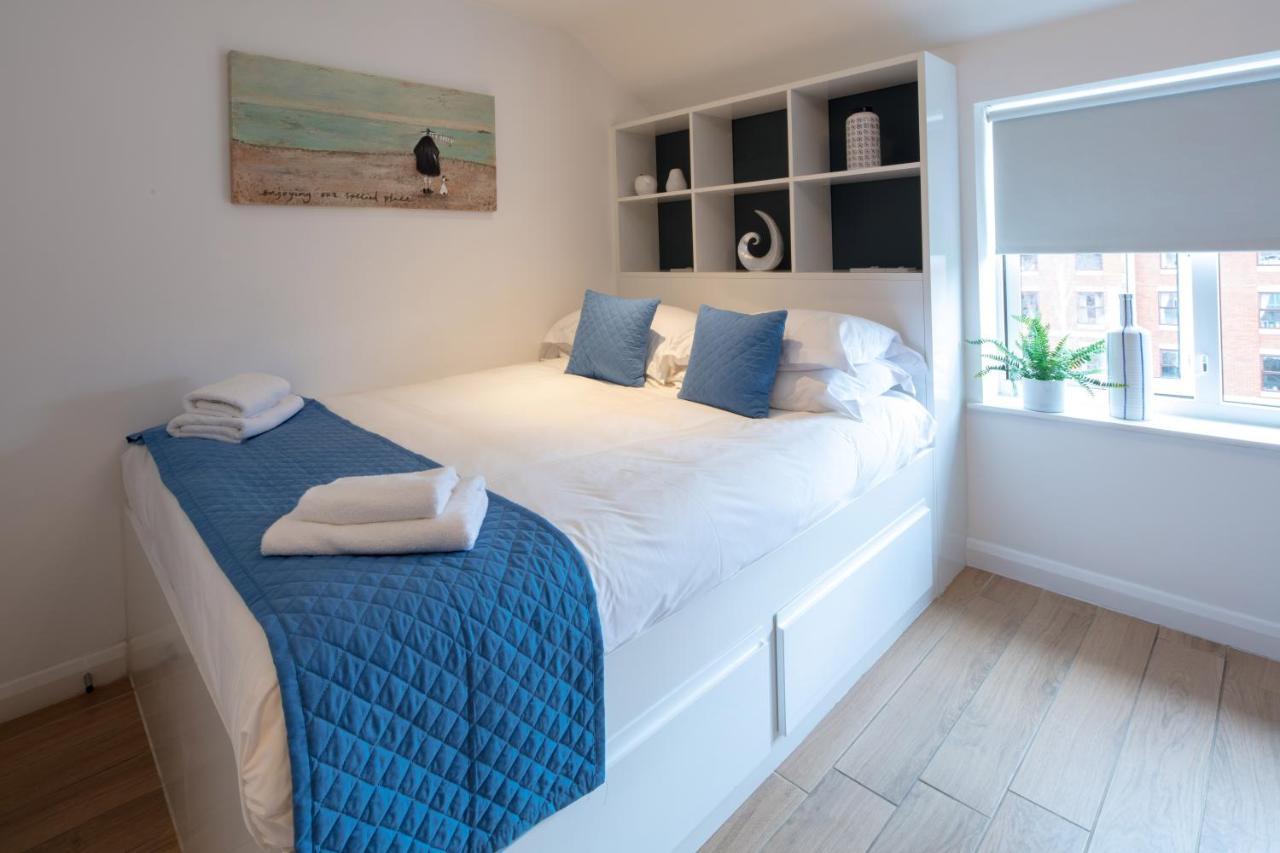 Alison Court Apartment *